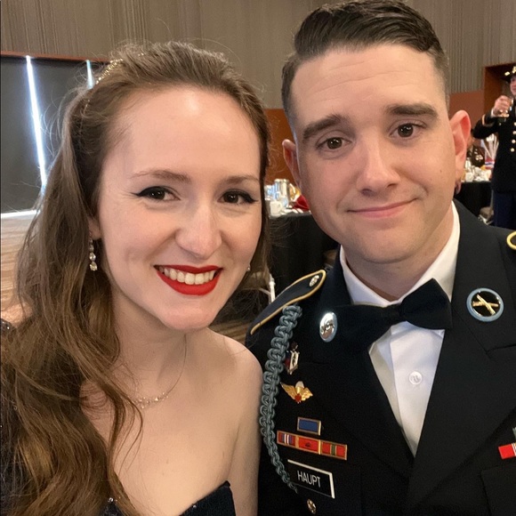 Meet your Posher, Julianne - Picture 1 of 1